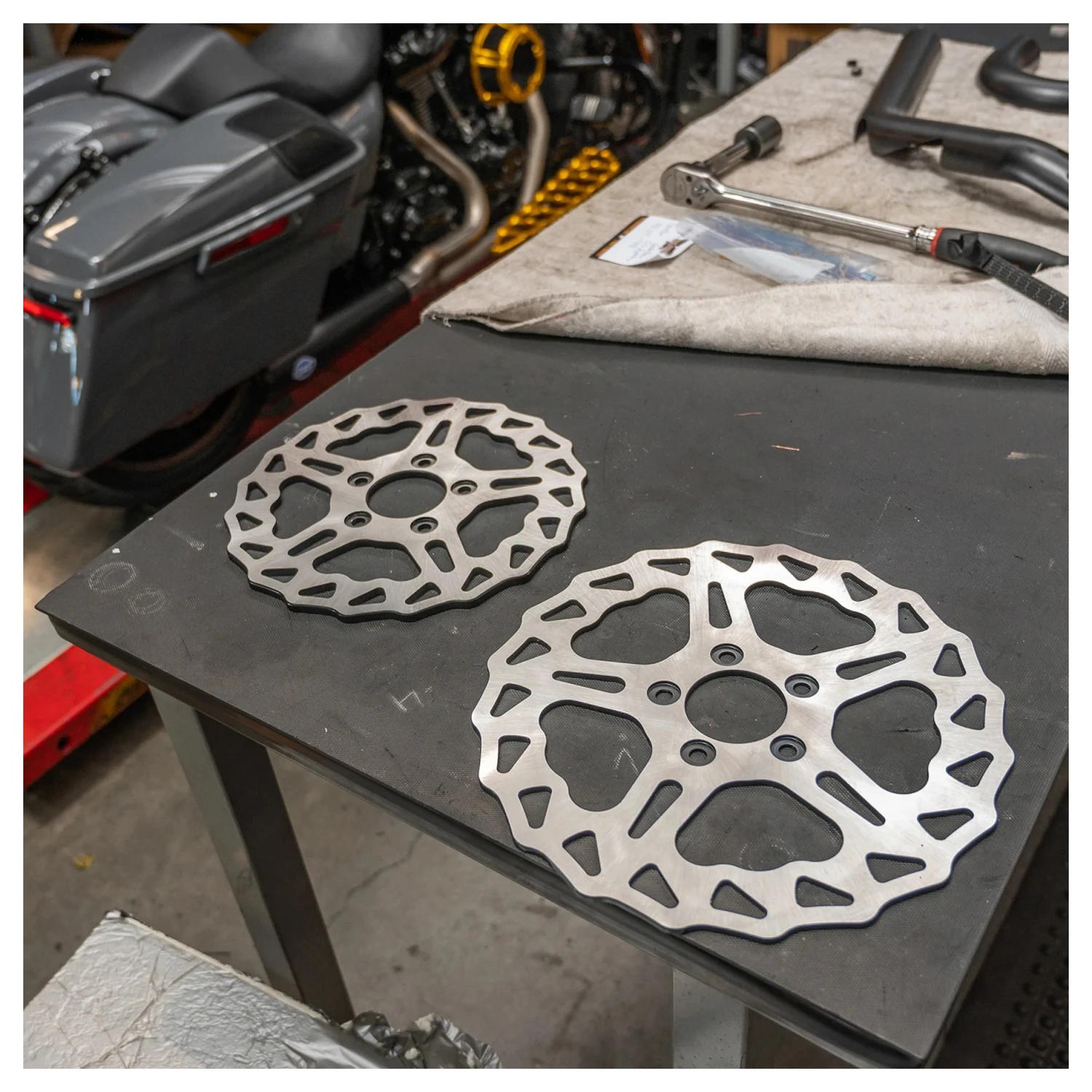 Arlen Ness 10.25" Rotator Rear Rotor For Harley Sportster 2008-2022 - Image 3